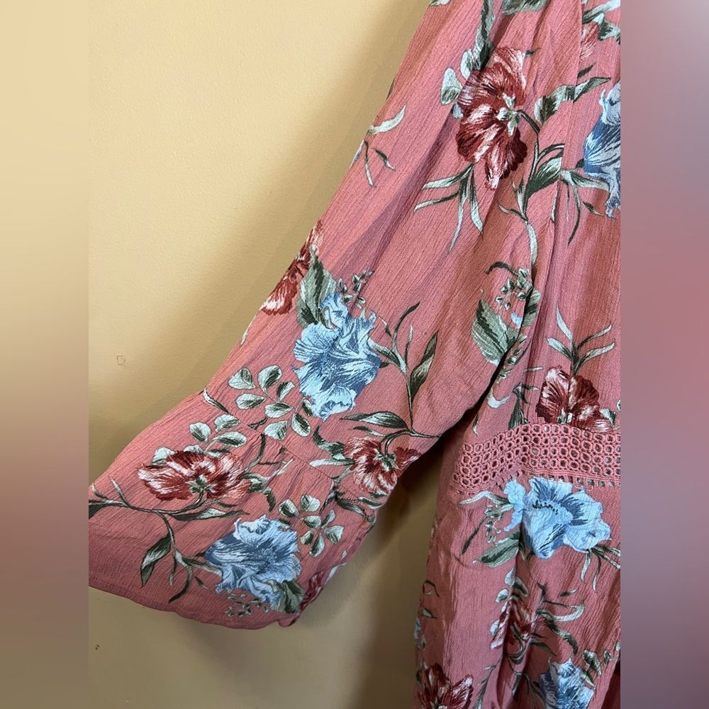 torrid Dusty Rose Floral Lace-Up Peasant Blouse - Picture 5 of 9